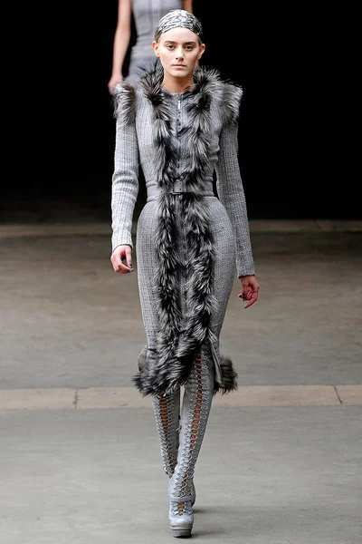 Look 5